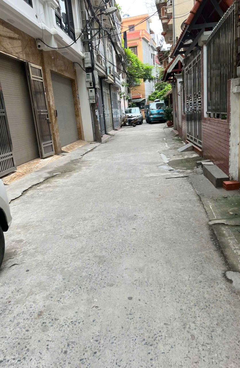 NGHĨA TÂN- CẦU GIẤY- KHU PHÂN LÔ- Ô TÔ ĐỖ CỬA- 2 THOÁNG TRƯỚC, SAU
